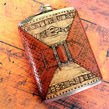 Мужская фляжка с имитацией кожи и кости - Астафьев_0.jpg